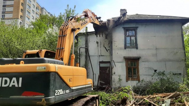 Четыре аварийных расселенных дома снесли в Сормове