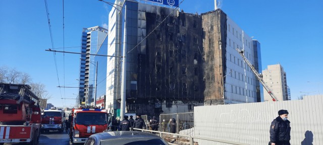 Фасад ТЦ "Скала" в Самаре горел 12 марта