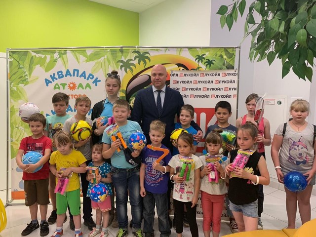 "ЛУКОЙЛ" поддержал проходившую в Кстове Нижегородской области благотворительную акцию для детей из коррекционных школ и детских домов