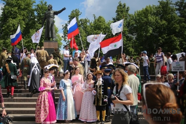 Нижний Новгород к праздникам украсят почти 8 тыс. флагов