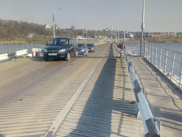 Наплавной мост через Оку в Павловском районе Нижегородской области открылся после паводка