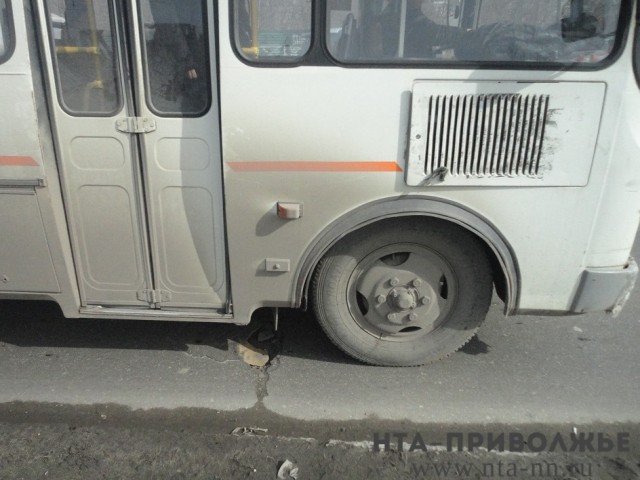 Подозрительный предмет проверяют в автобусе на ул. Мирошникова в Нижнем Новгороде