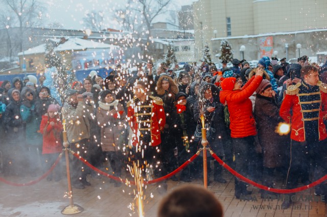 Администрация Нижнего Новгорода запретила огненные спецэффекты в помещениях с массовым пребыванием людей при проведении новогодних праздников