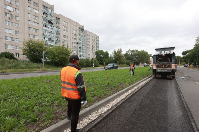 Центральную улицу Дзержинска начали ремонтировать по нацпроекту "Безопасные качественные дороги"