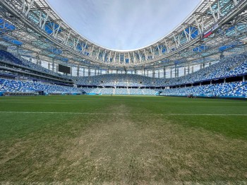 Покрытие стадиона &quot;Нижний Новгород&quot; восстанавливают после потасовки на поле 