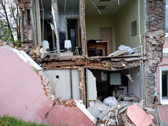 Место обрушения стены духовного училища в Нижнем Новгороде до лета закрыли фанерой
