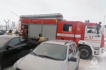 Пожарный из Татарстана задействовал боевой расчёт для предложения руки и сердца