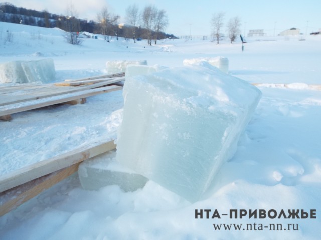 Снегоход с двумя пассажирами провалился под лёд в Нижегородской области