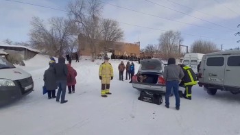 Шесть человек находятся в обрушенном здании НФС в Новотроицке Оренбургской области