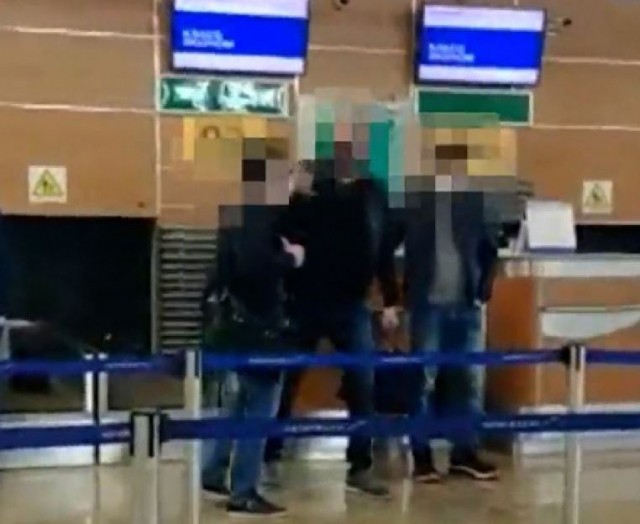 Сына экс-главы Мордовии задержали в аэропорту по делу о взятке (ВИДЕО)