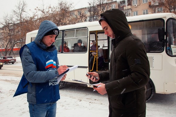 Сторонники "Единой России" провели мониторинг движения общественного транспорта в Арзамасе Нижегородской области