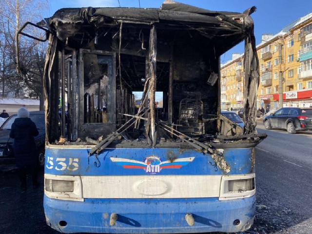 Троллейбус в Оренбург загорелся во время перевозки пассажиров