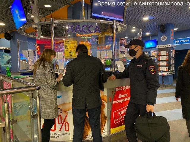 Соблюдение масочного режима и дистанции проверяют в торговых центрах Чебоксар