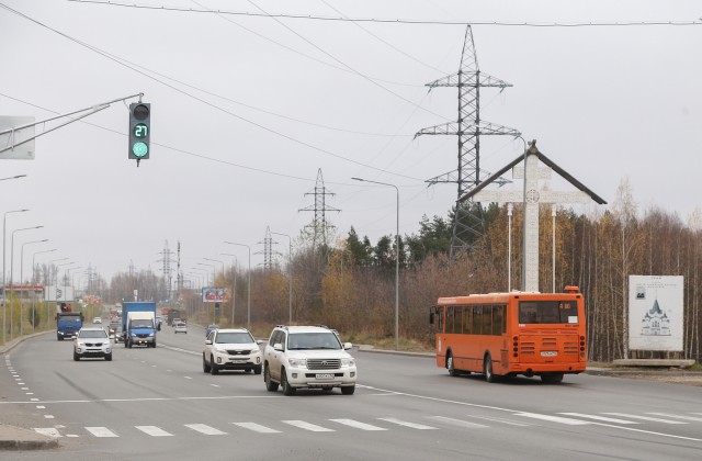 Новый светофор установлен на перекрестке улиц Академика Сахарова и Цветочной в Нижнем Новгороде