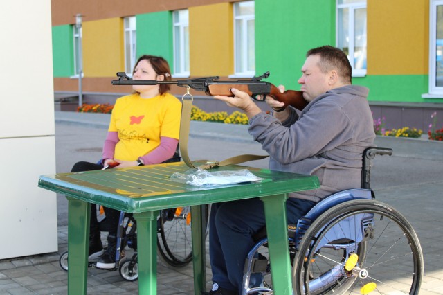 Открытая тренировка по обучению пользованию "активной" инвалидной коляской прошла в Нижегородской области в спортцентре "Борский" 