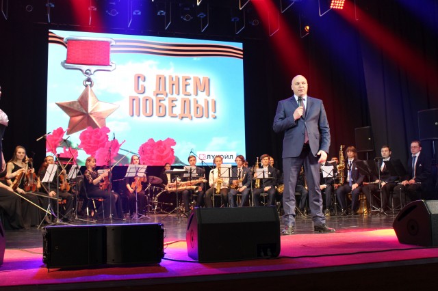  Приуроченные к Дню Победы концерты для ветеранов прошли во Дворце культуры нефтехимиков в Кстове Нижегородской области
