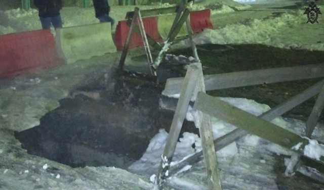 Доследственная проверка проводится в связи с падением девушки в яму с кипятком в Дзержинске Нижегородской области