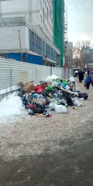 Председатель не организовавшего вывоз мусора ТСЖ в Нижнем Новгороде скрывается от администрации