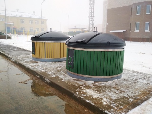 "Мы рассчитываем на сознательность чебоксарцев, что они будут использовать новые контейнеры для сбора мусора по назначению", - Алексей Ладыков
