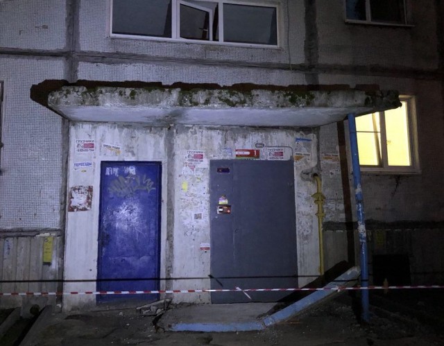 Прокурорская проверка в связи с обрушением бетонной плиты подъезда на ул. Ковалихинской в Нижнем Новгороде выявила бездействие управляющей компании