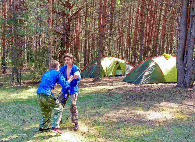 Воспитанники ВСК "Пантера" провели тренировочные сборы в палаточном лагере