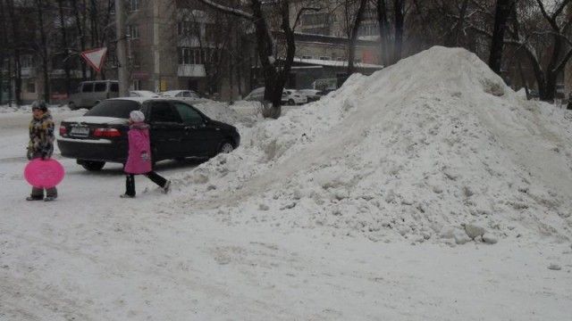 ГИБДД Марий Эл начала борьбу со снежными горками у дорог