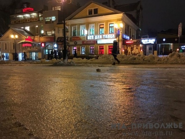 Почти 200 человек пострадали при падении на обледенелых тротуарах в Нижегородской области за три дня февральских праздников