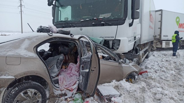Семья из Самары погибла в аварии с грузовиком в Башкирии