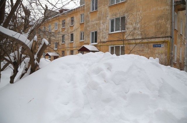 Более 500 нарушений выявили в феврале в ходе проверок качества уборки нижегородских крыш и дворов 