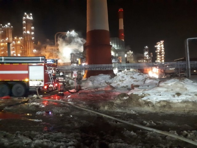 Второй за месяц пожар на нефтеперерабатывающем заводе произошёл в Уфе