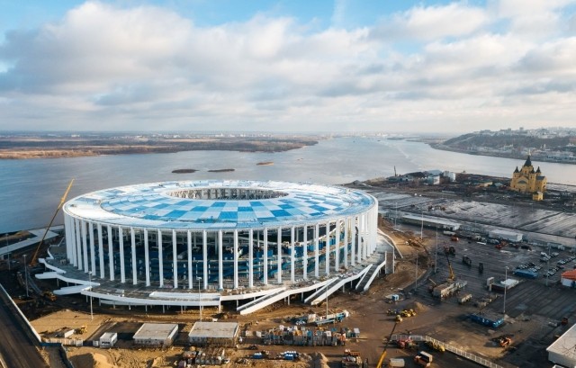 Монтаж кровли строящегося к ЧМ-2018 стадиона в Нижнем Новгороде полностью завершен
