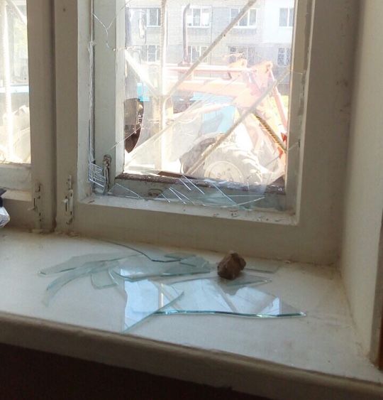 Неизвестные разбили стекла в приемной НРО ЛДПР в Советском районе Нижнего Новгорода