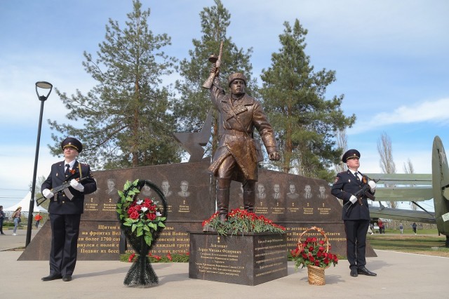 Мемориальный комплекс Героям Отечества-сотрудникам органов внутренних дел открыли в парке Победы в Нижнем Новгороде