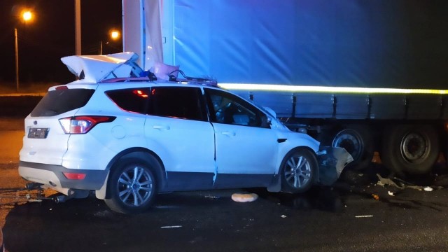 Женщина погибла в столкновении кроссовера с грузовиком на М-7 в Нижегородской области