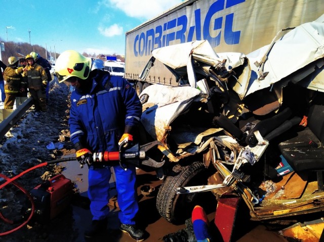 Грузовик столкнулся с 5 автомобилями в Самарской области