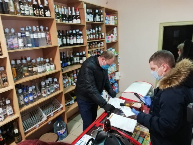 Более 1 тысячи единиц алкогольной продукции изъяли из незаконного оборота в Нижегородской области с начала года 