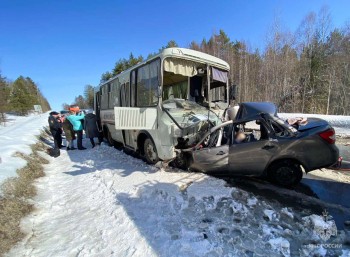 Двое погибли и пятеро ранены в ДТП с автобусом в Удмуртии