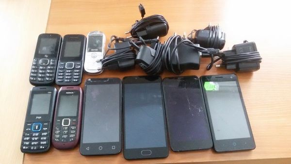 Правоохранители задержали мужчину за попытку перебросить сотовые телефоны на территорию нижегородской колонии
