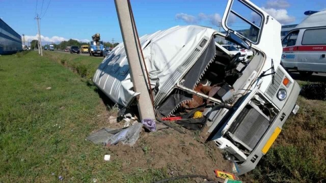 Водитель пассажирского автобуса погиб в ДТП в Самаре