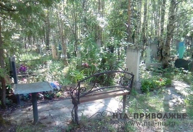 Места на закрытом для новых захоронений кладбище в Сормовском районе Нижнего Новгорода выделялись за взятки