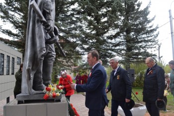Восстановленный памятник &quot;Землякам, погибшим в годы Великой Отечественной войны&quot; открыли в Тонкине