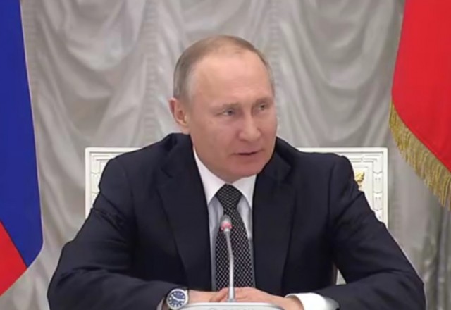 Президент Владимир Путин поддержал внесение поправки в Конституцию об особом отношении к детям