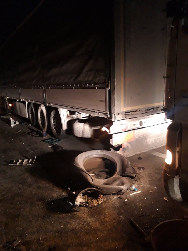 Два человека погибли и еще один получил травмы в ДТП с участием двух грузовиков в Самарской области