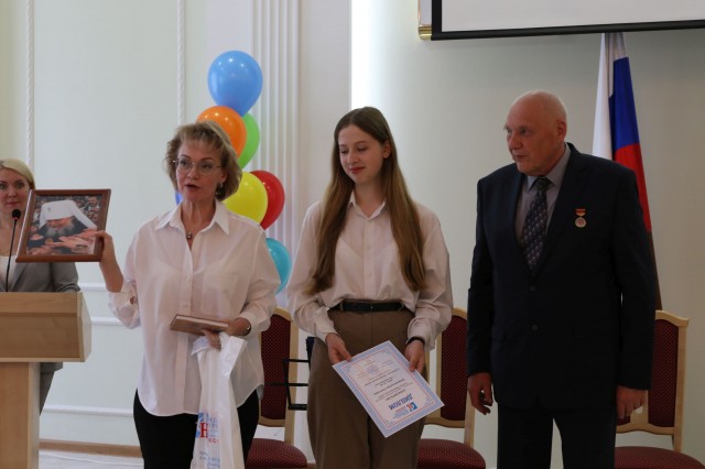 Победителей открытого конкурса детского творчества "Святая Нижегородская земля" наградили 1 июня
