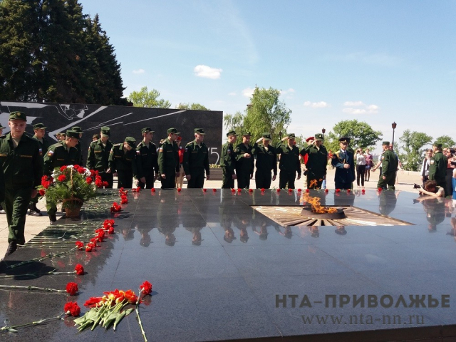 Регламентные работы проходят на монументе "Вечный огонь" в Нижегородском кремле