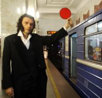 Театрализованный флэшмоб "Пушкин едет на метро" прошел в Нижнем Новгороде в день рождения поэта