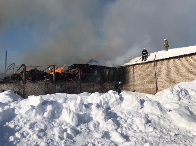 Склад в 800 кв. м. сгорел в Богородском районе Нижегородской области