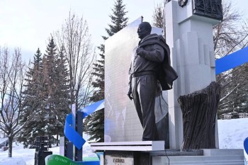 Памятник Муртазе Рахимову открыли в Уфе