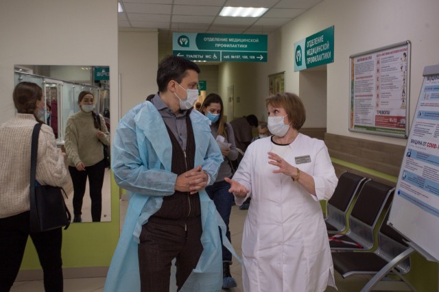Денис Москвин проверил, как идет вакцинация в Нижнем Новгороде