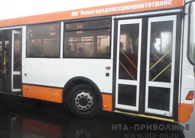 Два автобуса в Нижнем Новгороде столкнулись на конечной остановке